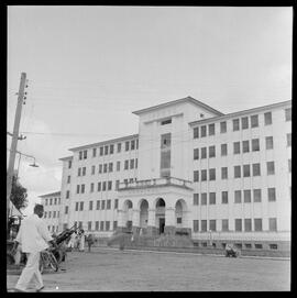 Fotografia "Hospital General Vargas (I.A.P.E.T.E.C.), Reportagem Geral" ([Local n/d] , [Data n/d]) [negativo]. / Fotógrafo(a): Equipe.  -- ITEM-0009.