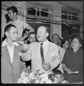 Fotografia "Concursos de beleza - R.J. ('Rainha do Verão, 1952'). Terezinha Del Panta, Reportagem Geral" ([Local n/d] , 1952) [negativo]. / Fotógrafo(a): Equipe.  -- ITEM-0005.