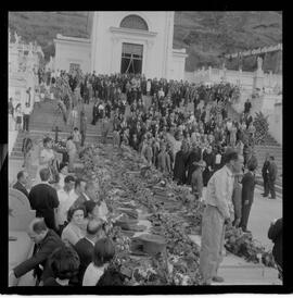 Fotografia "Enterro Paulo Bitencourt" ([Local n/d] , 1963) [negativo]. / Fotógrafo(a): Pinto.  -- ITEM-0016.