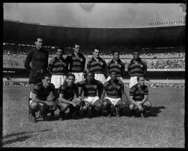 Fotografia "Futebol - Equipe do Flamengo, Reportagem Geral" ([Local n/d] , [Data n/d]) [negativo]. / Fotógrafo(a): Equipe.  -- ITEM-0009.