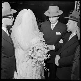 Fotografia "Casamento da sobrinha do Sr. Samuel Wayner [Wainer]" ([Local n/d] , [Data n/d]) [negativo]. / Fotógrafo(a): Roberto Maia.  -- ITEM-0007.