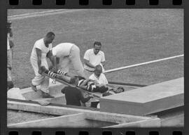 Fotografia "Campeonato Carioca de Profissionais de 63 (1° Turno) Esporte - jogo Fluminense (1 x 0) Bonsucesso" ([Local n/d] , 1963) [negativo]. / Fotógrafo(a): Democrito.  -- ITEM-0073.