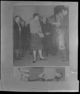 Fotografia "PRISÃO DE GANGSTER ARGENTINO; GARCIA.. Juven Adhemar. gangster argentino; Preso vestido de mulher - faz parte da Quadrilha de Gangster argentinos recentemente estiveram aqui em S. Paulo e sendo preso um aqui no Rio -" ([Local n/d] , 1961) [negativo]. / Fotógrafo(a): SUCURSAL POA.  -- ITEM-0001.