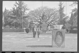 Fotografia "Rep. pelo SUL DO BRASIL (ESPECIAL); 'REPORTAGEM ESPECIAL DE 'UH' 'CONTRABANDO DE ARMAS, Em S. PAULO, SANTA CATARINA, RIO GRANDE DO SUL ETC...' Reportagem feita pela equipe de 'UH'), Reportagem de Amado Ribeiro" ([Local n/d] , 1963) [negativo]. / Fotógrafo(a): Paulo Reis.  -- ITEM-0012.