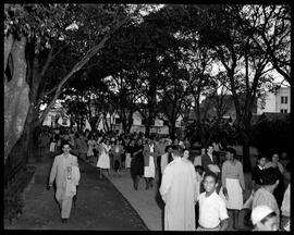 Fotografia "Costureiros da fábrica Efecê" ([Local n/d] , [Data n/d]) [negativo]. / Fotógrafo(a): Adir.  -- ITEM-0004.