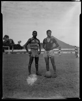 Fotografia "Futebol - Equipe do Flamengo, Reportagem Geral" ([Local n/d] , [Data n/d]) [negativo]. / Fotógrafo(a): Equipe.  -- ITEM-0013.