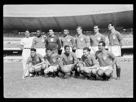 Fotografia "Futebol - 'Copa Rio', Esportes" ([Local n/d] , [Data n/d]) [negativo]. / Fotógrafo(a): Equipe.  -- ITEM-0016.