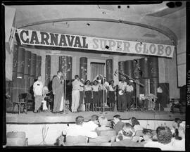 Fotografia "Rádio Clube - Carnaval - Super Globo" ([Local n/d] , [Data n/d]) [negativo]. / Fotógrafo(a): [Autoria n/d].  -- ITEM-0003.