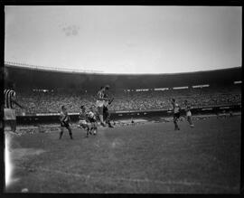 Fotografia "Esporte - Botafogo x Vasco" ([Local n/d] , [Data n/d]) [negativo]. / Fotógrafo(a): [Autoria n/d].  -- ITEM-0014.