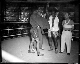 Fotografia "Campeonato Brasileiro de Box [boxe]" ([Local n/d] , [Data n/d]) [negativo]. / Fotógrafo(a): Domício.  -- ITEM-0003.