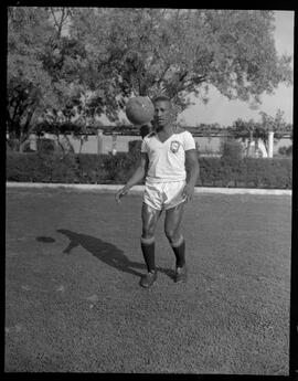 Fotografia "Futebol - Chile" ([Local n/d] , [Data n/d]) [negativo]. / Fotógrafo(a): [Autoria n/d].  -- ITEM-0009.