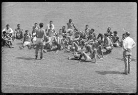 Fotografia "Futebol - R.J. (Equipe do Fluminense, 1952), Seção: Esportes" ([Local n/d] , 1952) [negativo]. / Fotógrafo(a): Equipe.  -- ITEM-0006.