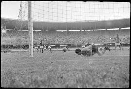 Fotografia "Futebol - Jogo - Botafogo x América" ([Local n/d] , [Data n/d]) [negativo]. / Fotógrafo(a): José Casal.  -- ITEM-0015.