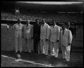 Fotografia "Futebol - Flamengo x Fluminense" ([Local n/d] , [Data n/d]) [negativo]. / Fotógrafo(a): Ângelo e Paulo.  -- ITEM-0008.