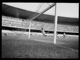 Fotografia "Futebol - 'Copa Rio', Esportes" ([Local n/d] , [Data n/d]) [negativo]. / Fotógrafo(a): Equipe.  -- ITEM-0021.