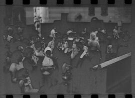 Fotografia "IGREJA SÃO SEBASTIÃO' Benção na Igreja dos Capuchinhos" ([Local n/d] , 1963) [negativo]. / Fotógrafo(a): Adyr Vieira.  -- ITEM-0008.