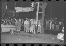 Fotografia "Conflitos' Conflitos - Passeatas - Polícia militar agride povo na Leopoldina - á favor das reformas de bases" ([Local n/d] , 1963) [negativo]. / Fotógrafo(a): Paulo; Venê; André; Alvaro; Pinto.  -- ITEM-0067.