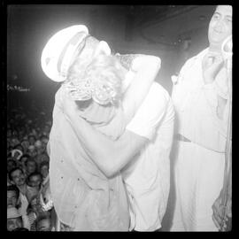 Fotografia "Carnaval - Pernambuco (em geral) 1952" ([Local n/d] , 1952) [negativo]. / Fotógrafo(a): Equipe.  -- ITEM-0006.