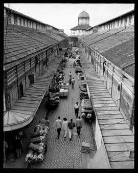 Fotografia "Mercado Municipal, Reportagem Geral" ([Local n/d] , [Data n/d]) [negativo]. / Fotógrafo(a): Equipe.  -- ITEM-0010.