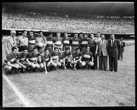 Fotografia "Futebol (Flamengo x Boca Jr.)" ([Local n/d] , [Data n/d]) [negativo]. / Fotógrafo(a): Equipe.  -- ITEM-0019.