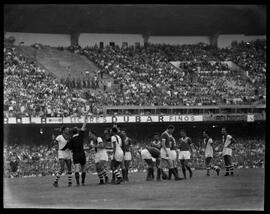 Fotografia "Esporte - futebol - Vasco x Palmeiras" ([Local n/d] , [Data n/d]) [negativo]. / Fotógrafo(a): Ângelo.  -- ITEM-0006.