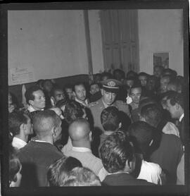 Fotografia "Sindicado dos Têxteis' Passeata do protesto - do Sindicato dos Têxteis, Reportagem de Oscar" ([Local n/d] , 1963) [negativo]. / Fotógrafo(a): Paulo André.  -- ITEM-0001.