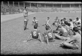 Fotografia "Futebol - R.J. (Equipe do Fluminense, 1952), Seção: Esportes" ([Local n/d] , 1952) [negativo]. / Fotógrafo(a): Equipe.  -- ITEM-0054.