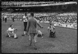 Fotografia "Futebol - R.J. (Campeonato Carioca - Jogo Botafogo x Fluminense), Seção: Esportes" ([Local n/d] , [Data n/d]) [negativo]. / Fotógrafo(a): Equipe.  -- ITEM-0075.