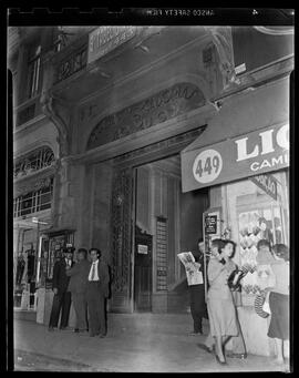 Fotografia "Bolsa de Algodão - S. Paulo" ([Local n/d] , [Data n/d]) [negativo]. / Fotógrafo(a): [Autoria n/d].  -- ITEM-0001.