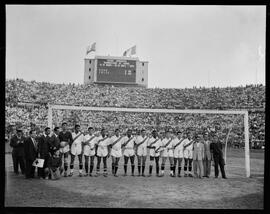 Fotografia "Futebol - Chile" ([Local n/d] , [Data n/d]) [negativo]. / Fotógrafo(a): [Autoria n/d].  -- ITEM-0003.