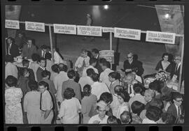 Fotografia "FESTIVAL BRASILEIRO DE ESCRITORES' FESTIVAL DE ESCRITTORES [ESCRITORES] (Preparativos) Com a presença do escritor Viriato Corrêa)" ([Local n/d] , 1963) [negativo]. / Fotógrafo(a): Pedro; Venê.  -- ITEM-0001.