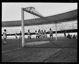 Fotografia "Futebol - equipe e jogo: Fluminense x Bangú" ([Local n/d] , [Data n/d]) [negativo]. / Fotógrafo(a): Equipe.  -- ITEM-0002.