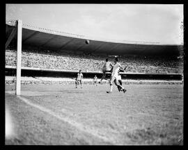 Fotografia "Esportes - Futebol - Diversos" ([Local n/d] , [Data n/d]) [negativo]. / Fotógrafo(a): [Autoria n/d].  -- ITEM-0012.