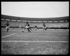 Fotografia "Esporte - Futebol América x Botafogo" ([Local n/d] , [Data n/d]) [negativo]. / Fotógrafo(a): Domingos.  -- ITEM-0004.