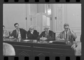 Fotografia "CPI QUE INVESTIGA ORGANISMO DE PRESSÃO AO CONGRESSO BRASILEIRO' Assembléia - CPI - Depoimentos de Santos Vallis e Dante Pelacani, Reportagem de Nelson Silva" ([Local n/d] , 1963) [negativo]. / Fotógrafo(a): Paulo Reis.  -- ITEM-0008.