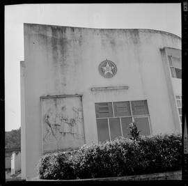 Fotografia "CONGRESSO DA LBA EM VITÓRIA ( e OUTROS ASSUNTOS); 'SEMINÁRIO REGIONAL DA L.B.A' 'LEGIÃO BRASILEIRA DE ASSISTÊNCIA' VITÓRIA - Congresso da LBA e outras reportagens sob a presidência da Sa. Maria Teresa Goulart, e representantes de todo país, realiza-se em Vitória o Seminário Regional da LBA (IV)" ([Local n/d] , 1963) [negativo]. / Fotógrafo(a): David Halfon; Part..  -- ITEM-0011.