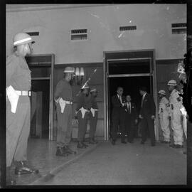 Fotografia "Banquete' oferecido por 'UH' ao Sr. Lúcio Meira, Almirante que foi escolhido o 'Homem do Ano'" ([Local n/d] , [Data n/d]) [negativo]. / Fotógrafo(a): Equipe.  -- ITEM-0047.