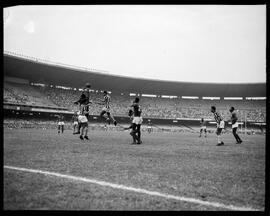 Fotografia "Esporte - Futebol América x Botafogo" ([Local n/d] , [Data n/d]) [negativo]. / Fotógrafo(a): Domingos.  -- ITEM-0006.