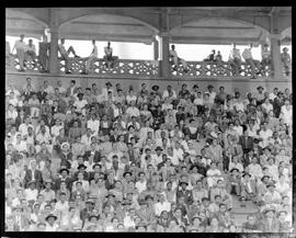 Fotografia "Estádios - R.J. (estádio do Vasco da Gama), Reportagem Geral" ([Local n/d] , [Data n/d]) [negativo]. / Fotógrafo(a): Jean Manzon.  -- ITEM-0002.