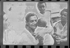 Fotografia "DIA DO PAPAI' PENITENCIÁRIA CENTRAL' Dia do Papai Penitenciária Lemos Brito" ([Local n/d] , 1963) [negativo]. / Fotógrafo(a): Pedro.  -- ITEM-0011.