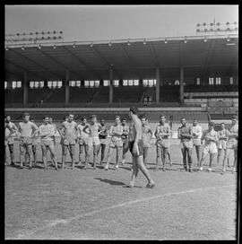 Fotografia "Futebol - RJ (equipe do Vasco da Gama), Esportes" ([Local n/d] , [Data n/d]) [negativo]. / Fotógrafo(a): Equipe.  -- ITEM-0019.