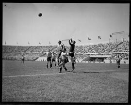 Fotografia "Futebol - Chile" ([Local n/d] , [Data n/d]) [negativo]. / Fotógrafo(a): [Autoria n/d].  -- ITEM-0002.