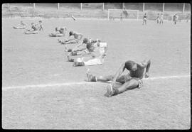 Fotografia "Futebol - R.J. (Equipe do Fluminense, 1952), Seção: Esportes" ([Local n/d] , 1952) [negativo]. / Fotógrafo(a): Equipe.  -- ITEM-0051.