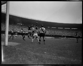 Fotografia "Esporte - Botafogo x Vasco" ([Local n/d] , [Data n/d]) [negativo]. / Fotógrafo(a): [Autoria n/d].  -- ITEM-0010.