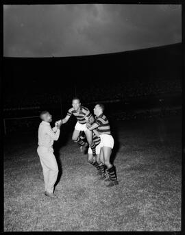 Fotografia "Esporte - Flamengo x Vasco" ([Local n/d] , [Data n/d]) [negativo]. / Fotógrafo(a): Equipe.  -- ITEM-0014.