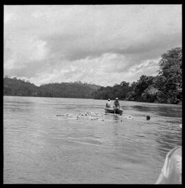 Fotografia "Índios - Brasil (em geral), Reportagem Geral" ([Local n/d] , [Data n/d]) [negativo]. / Fotógrafo(a): Equipe.  -- ITEM-0007.