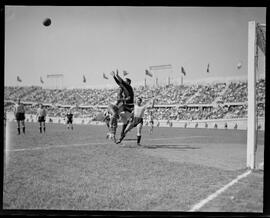 Fotografia "Futebol - Chile" ([Local n/d] , [Data n/d]) [negativo]. / Fotógrafo(a): [Autoria n/d].  -- ITEM-0029.