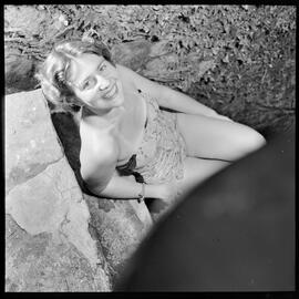 Fotografia "Rainha do Verão - Candidatas na Barra da Tijuca, Reportagem Geral" ([Local n/d] , [Data n/d]) [negativo]. / Fotógrafo(a): Equipe.  -- ITEM-0003.
