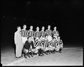 Fotografia "Esporte - Futebol - Juventus em São Paulo" ([Local n/d] , [Data n/d]) [negativo]. / Fotógrafo(a): [Autoria n/d].  -- ITEM-0001.