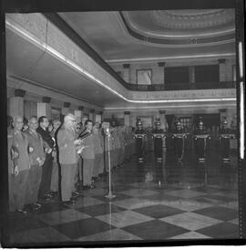 Fotografia "Ministério da Guerra' Entrega de Espadas aos novos generais. Alfredo Pinheiro, Joaquim de Melo Camarinha, Napoleão Nobre e Luis Lopes de Miranda etc...com a presença do Gal. José Machado Lopes), Reportagem de Sonia" ([Local n/d] , 1963) [negativo]. / Fotógrafo(a): Rodolpho.  -- ITEM-0008.